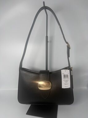 Coach Eliza Shoulder Bag With Zipper Closure